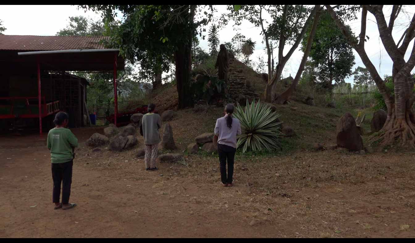Still from Nguyễn Trinh Thi, How to Improve the World, 2021.